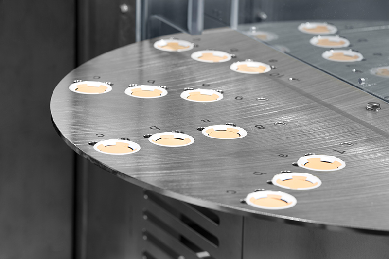 Zosano_vollautomatisch_Maschine_Harro_Mitarbeitermagazin